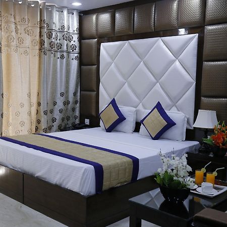 Stay At Hotel Pride, Delhi, Near Karol Bagh Metro Delhi (National Capital Territory of India) Eksteriør billede