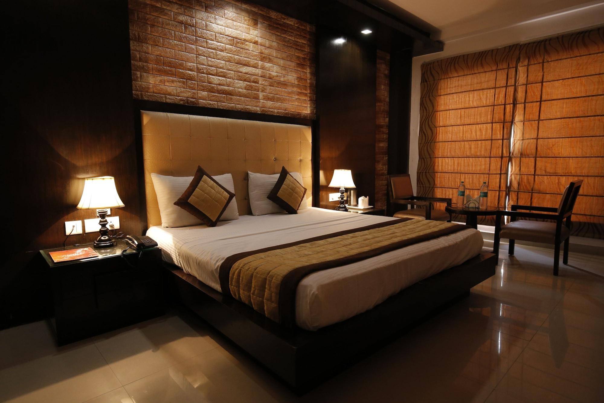Stay At Hotel Pride, Delhi, Near Karol Bagh Metro Delhi (National Capital Territory of India) Eksteriør billede