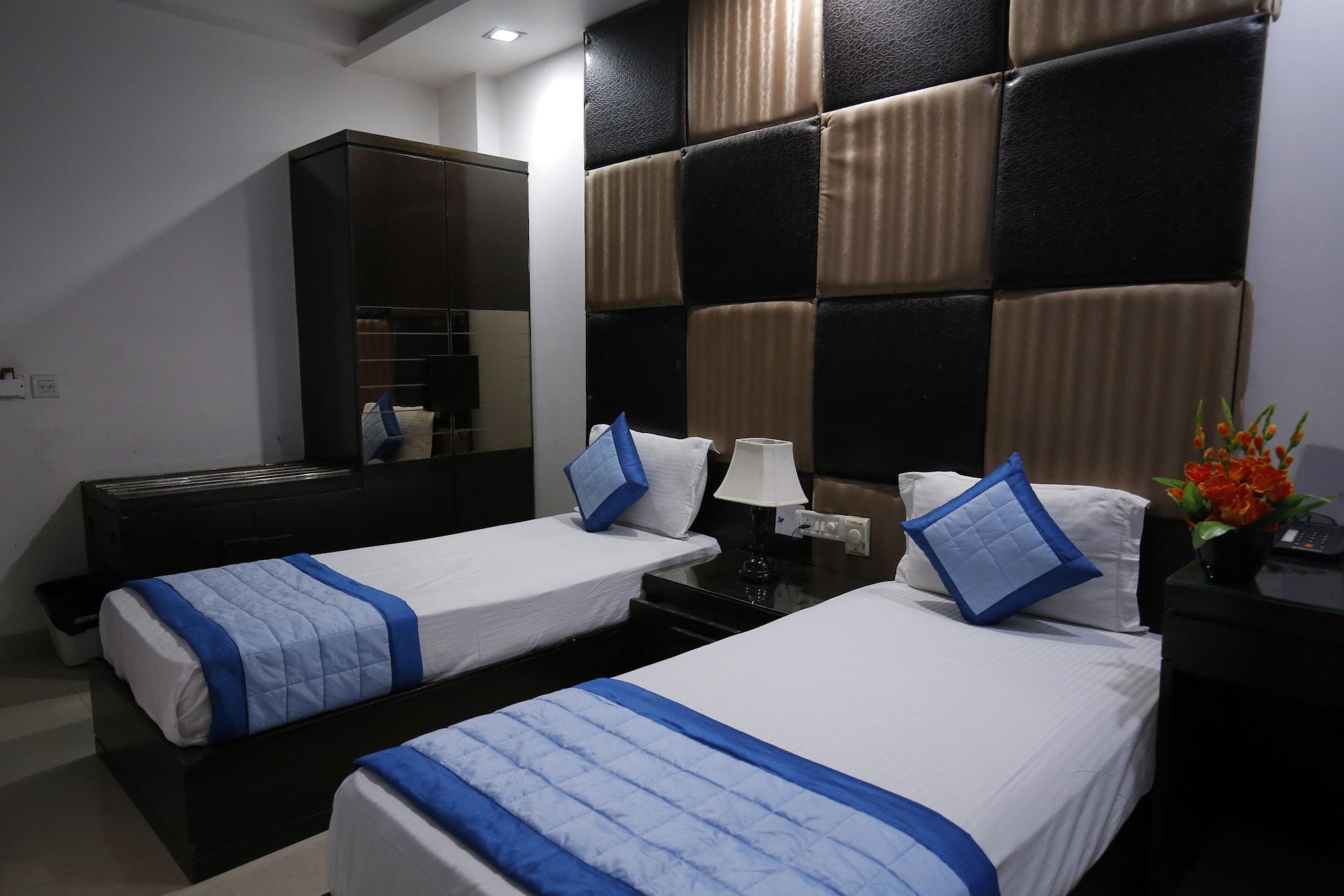 Stay At Hotel Pride, Delhi, Near Karol Bagh Metro Delhi (National Capital Territory of India) Eksteriør billede