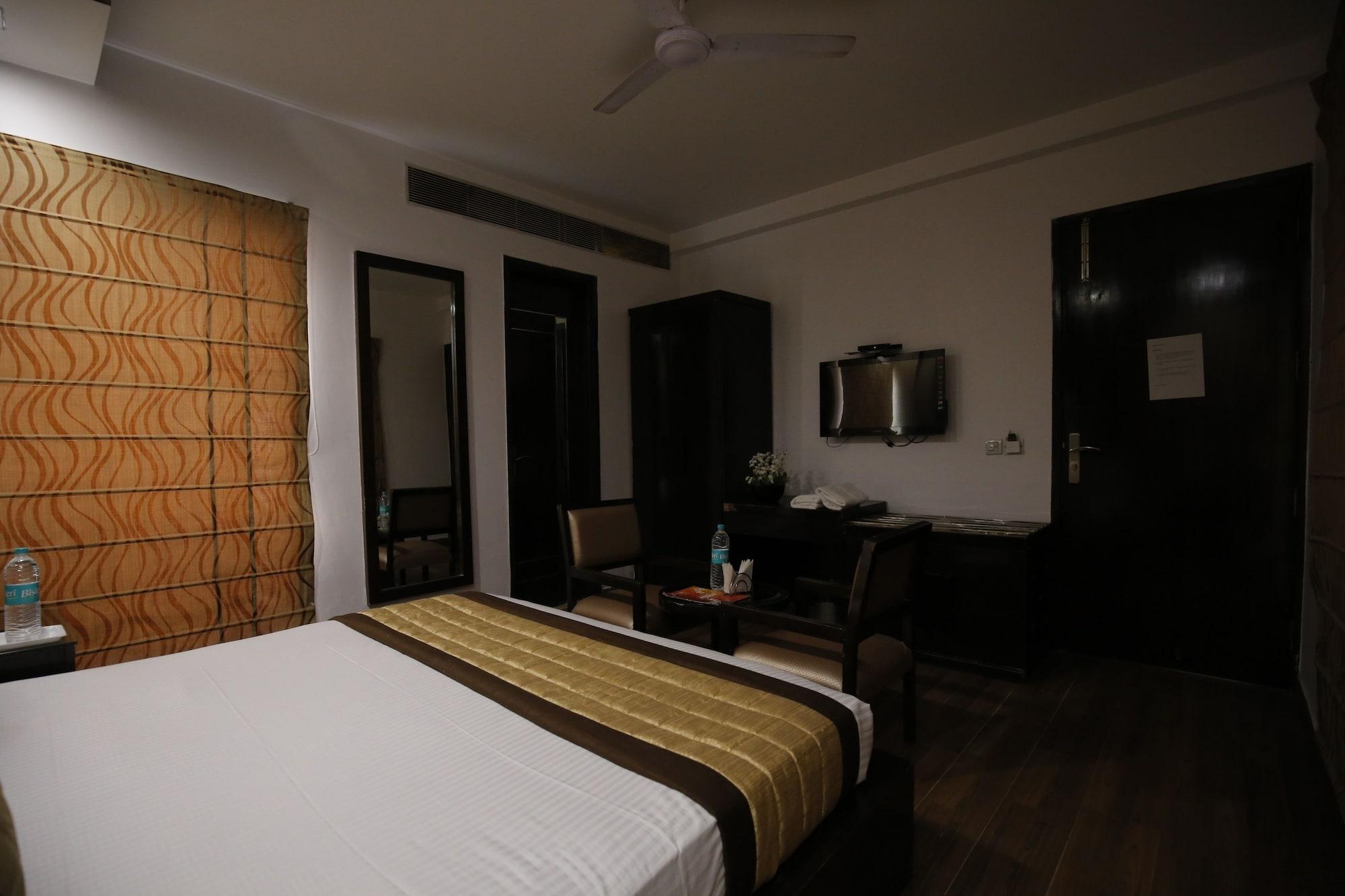Stay At Hotel Pride, Delhi, Near Karol Bagh Metro Delhi (National Capital Territory of India) Eksteriør billede