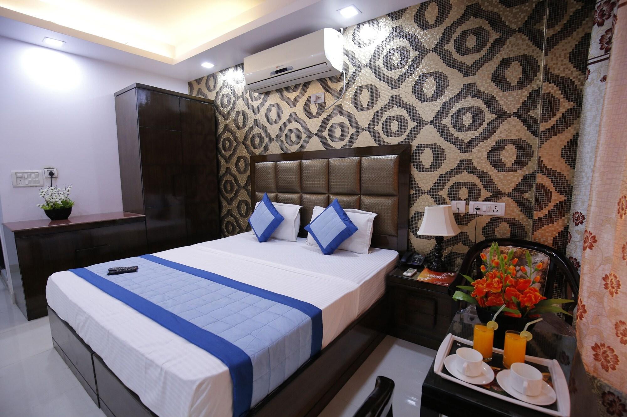Stay At Hotel Pride, Delhi, Near Karol Bagh Metro Delhi (National Capital Territory of India) Eksteriør billede