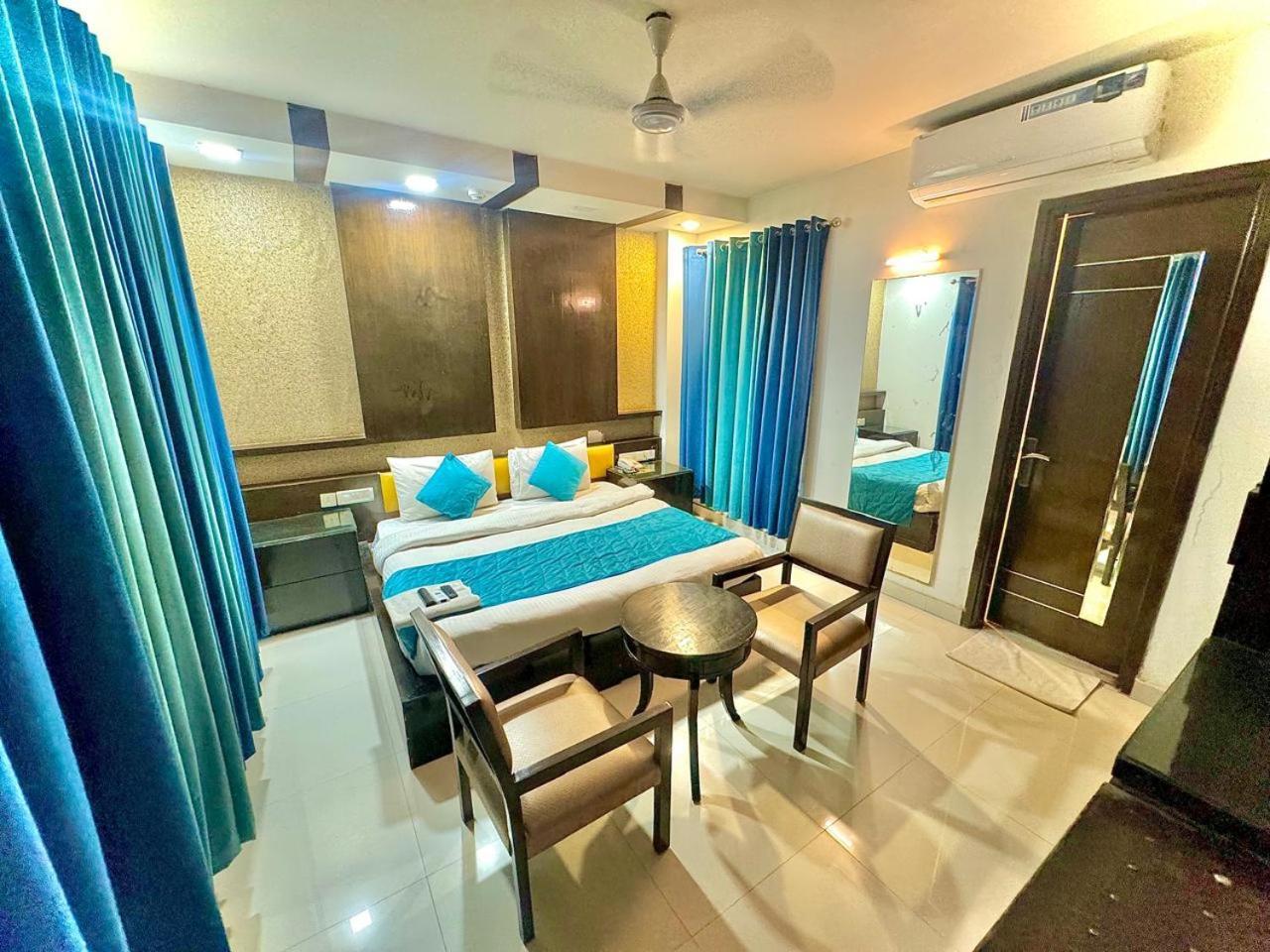 Stay At Hotel Pride, Delhi, Near Karol Bagh Metro Delhi (National Capital Territory of India) Eksteriør billede