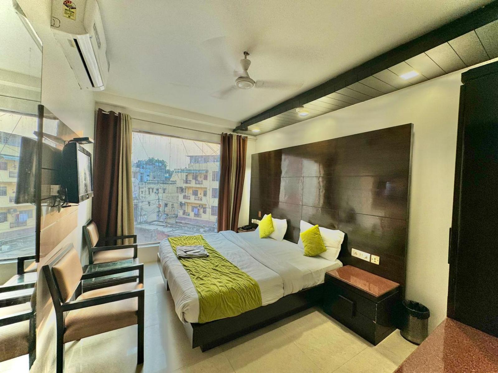 Stay At Hotel Pride, Delhi, Near Karol Bagh Metro Delhi (National Capital Territory of India) Eksteriør billede